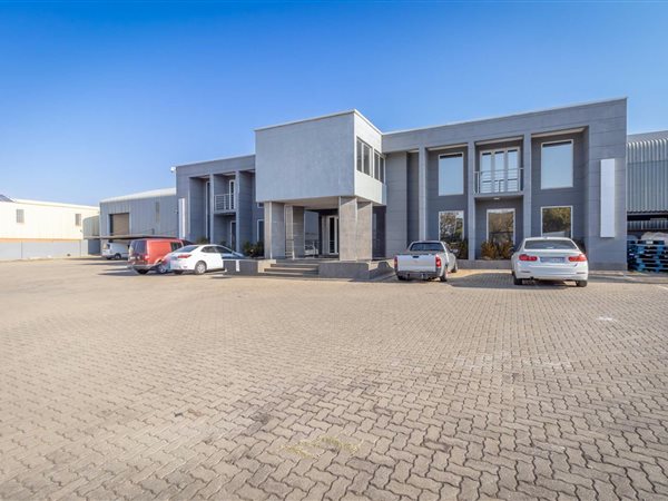 2900  m² Commercial space
