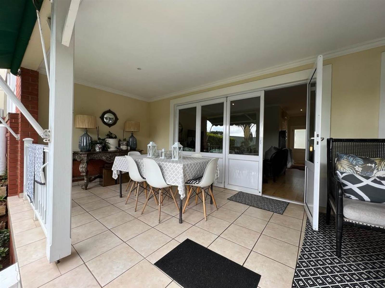 3 Bed Townhouse in Mt Edgecombe Estate 1 & 2 photo number 23