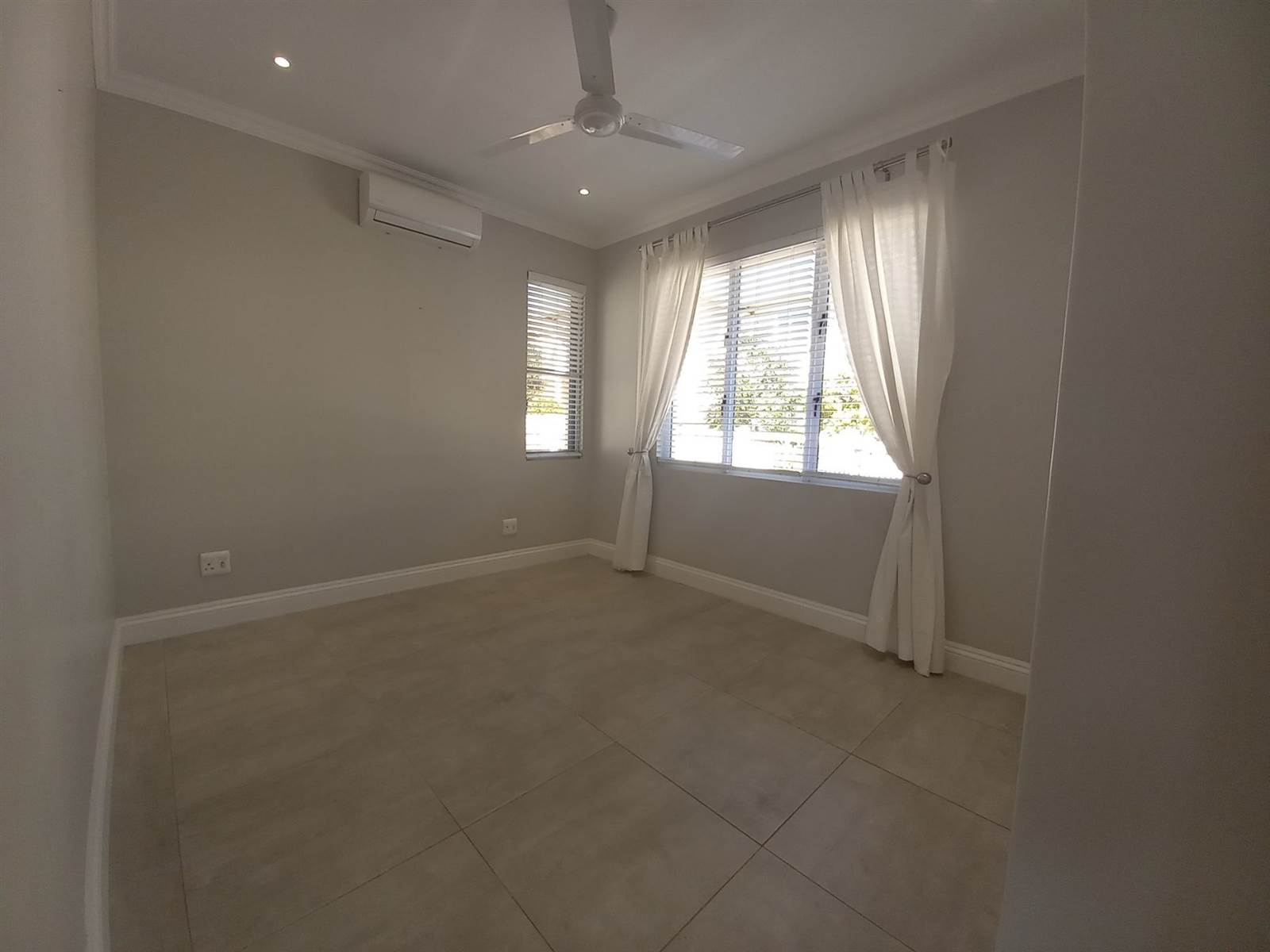 2 Bed Townhouse in Mount Edgecombe Retirement Village photo number 20