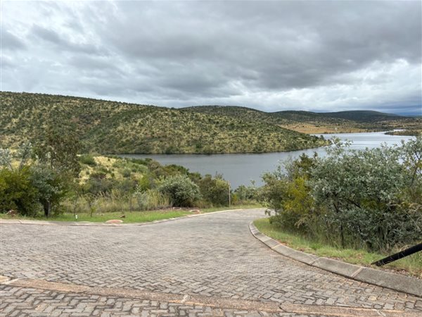 990 m² Land available in Beyers Park