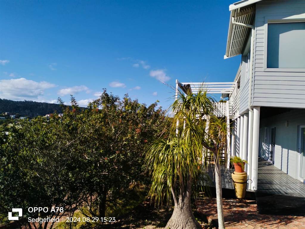 6 Bed House to rent in Sedgefield RR4197752 Private Property