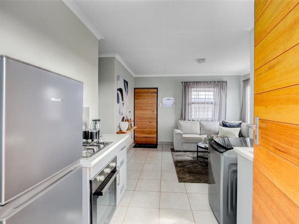2 Bedroom House 2 Bedroom House