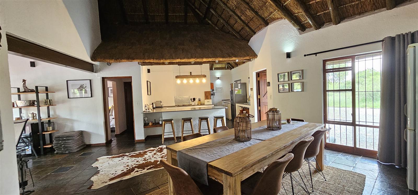 4 Bed House in Mabalingwe Nature Reserve photo number 3