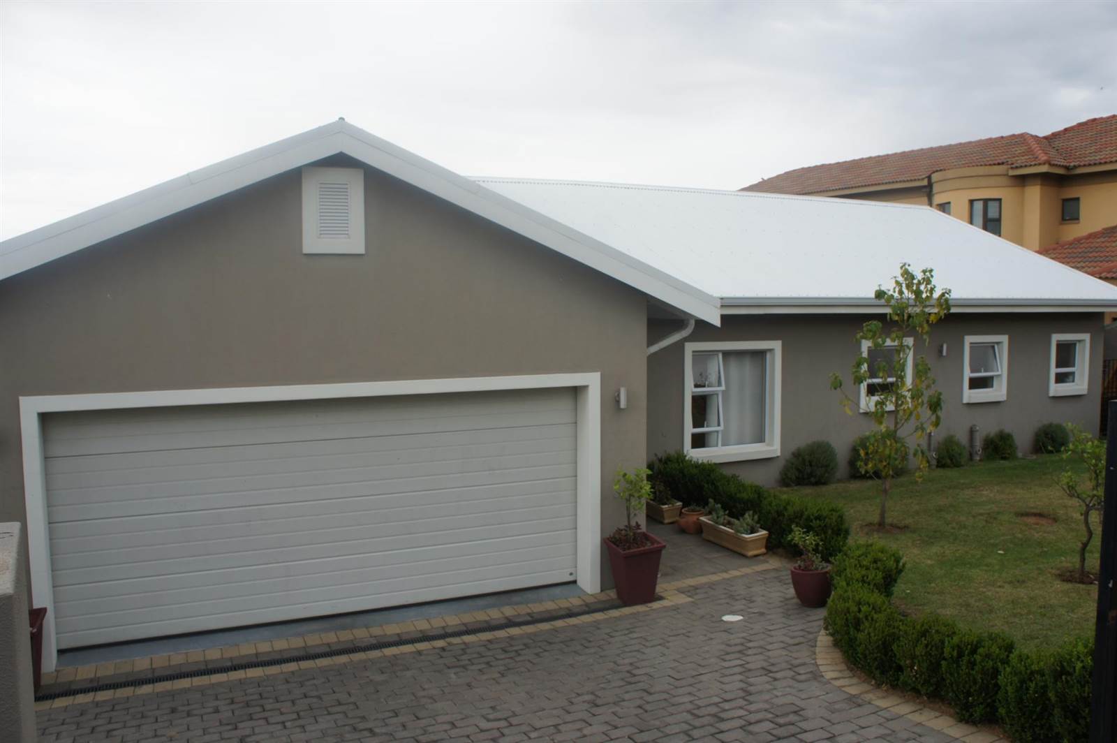 4 Bed House in Fourways photo number 2