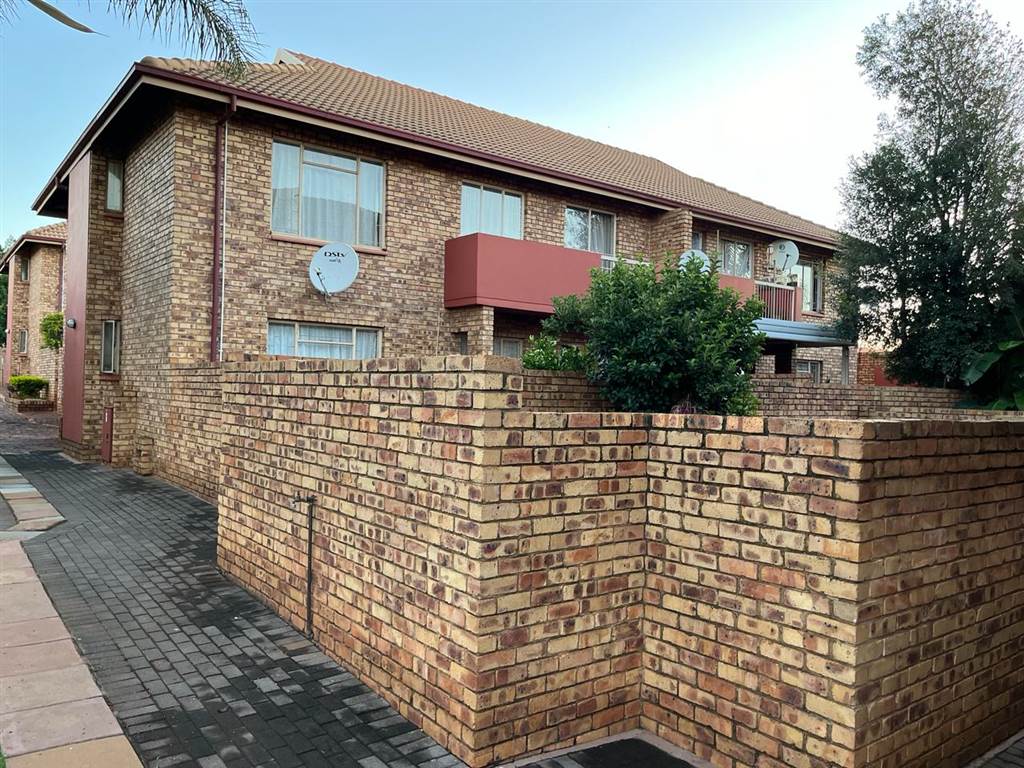3 Bed Townhouse in Centurion CBD photo number 22