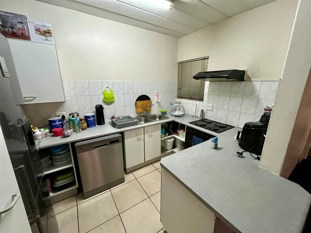 3 Bed Townhouse in Centurion CBD photo number 8