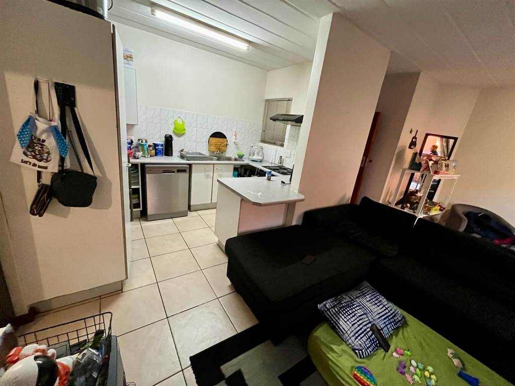 3 Bed Townhouse in Centurion CBD photo number 5