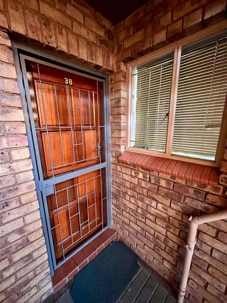 3 Bed Townhouse in Centurion CBD photo number 19