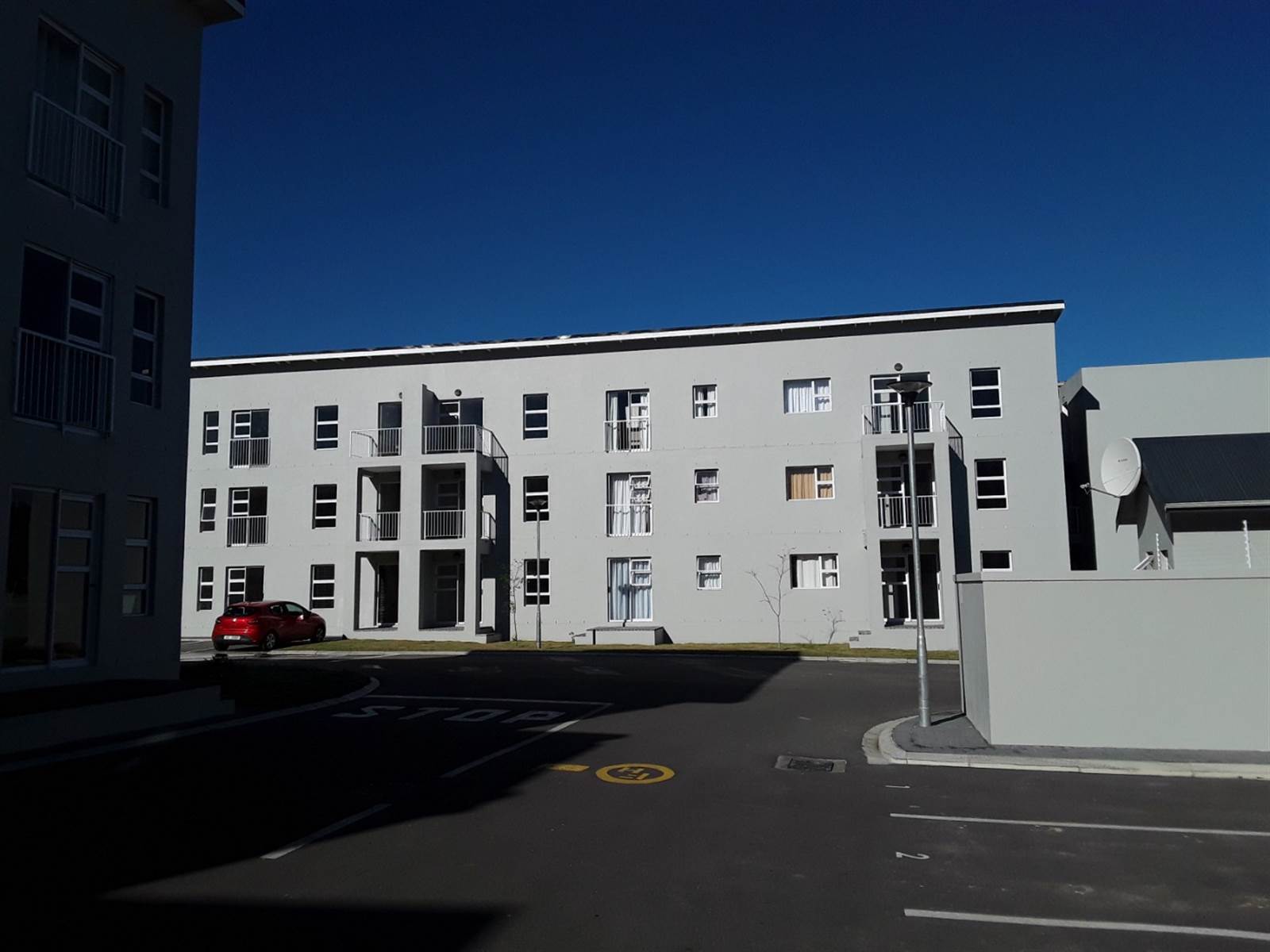 1 Bed Apartment in Paarl photo number 16