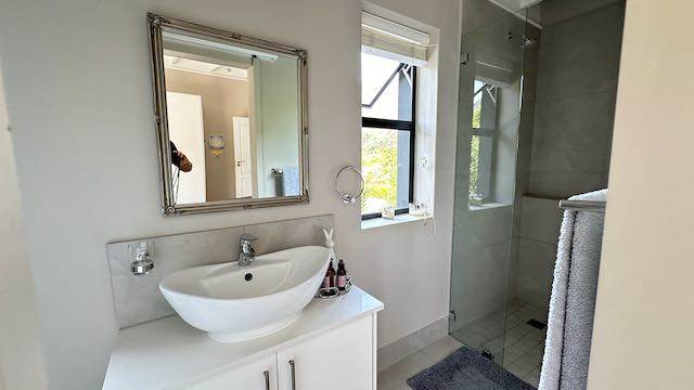 4 Bed House in Hout Bay and surrounds photo number 19