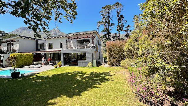 4 Bed House in Hout Bay and surrounds photo number 9