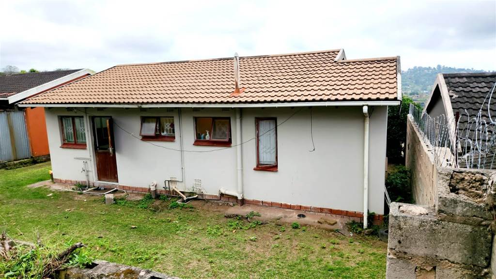 3 Bed House in Kwandengezi photo number 18