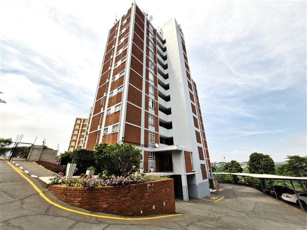2.5 Bed Apartment in Carrington Heights