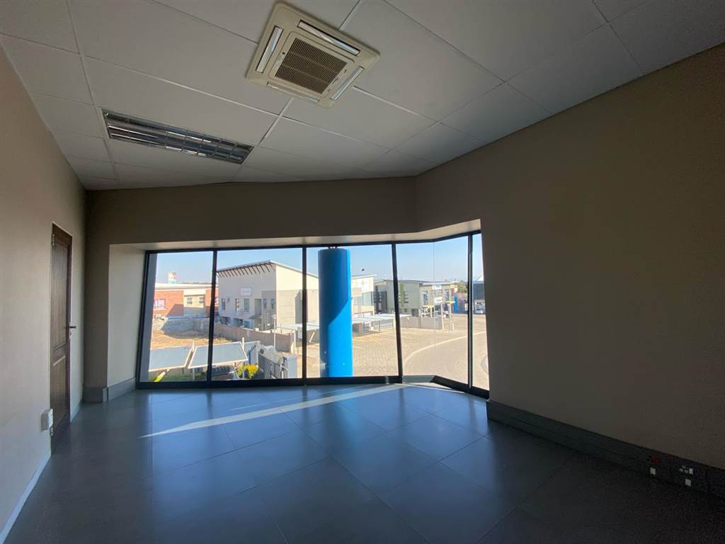 145  m² Office Space in Bendor photo number 7