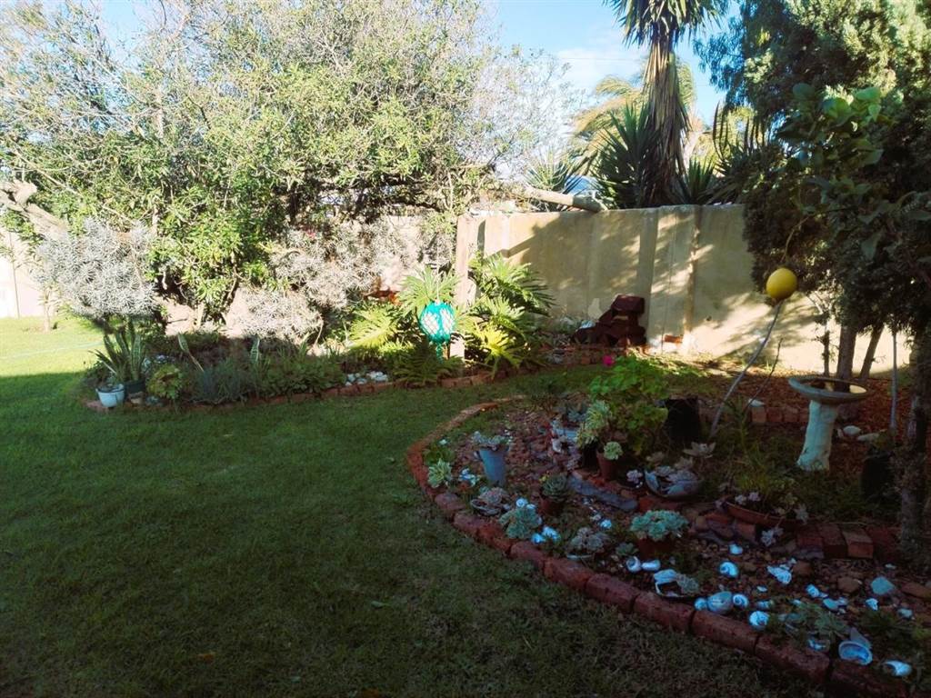 4 Bed House in Bredasdorp photo number 25