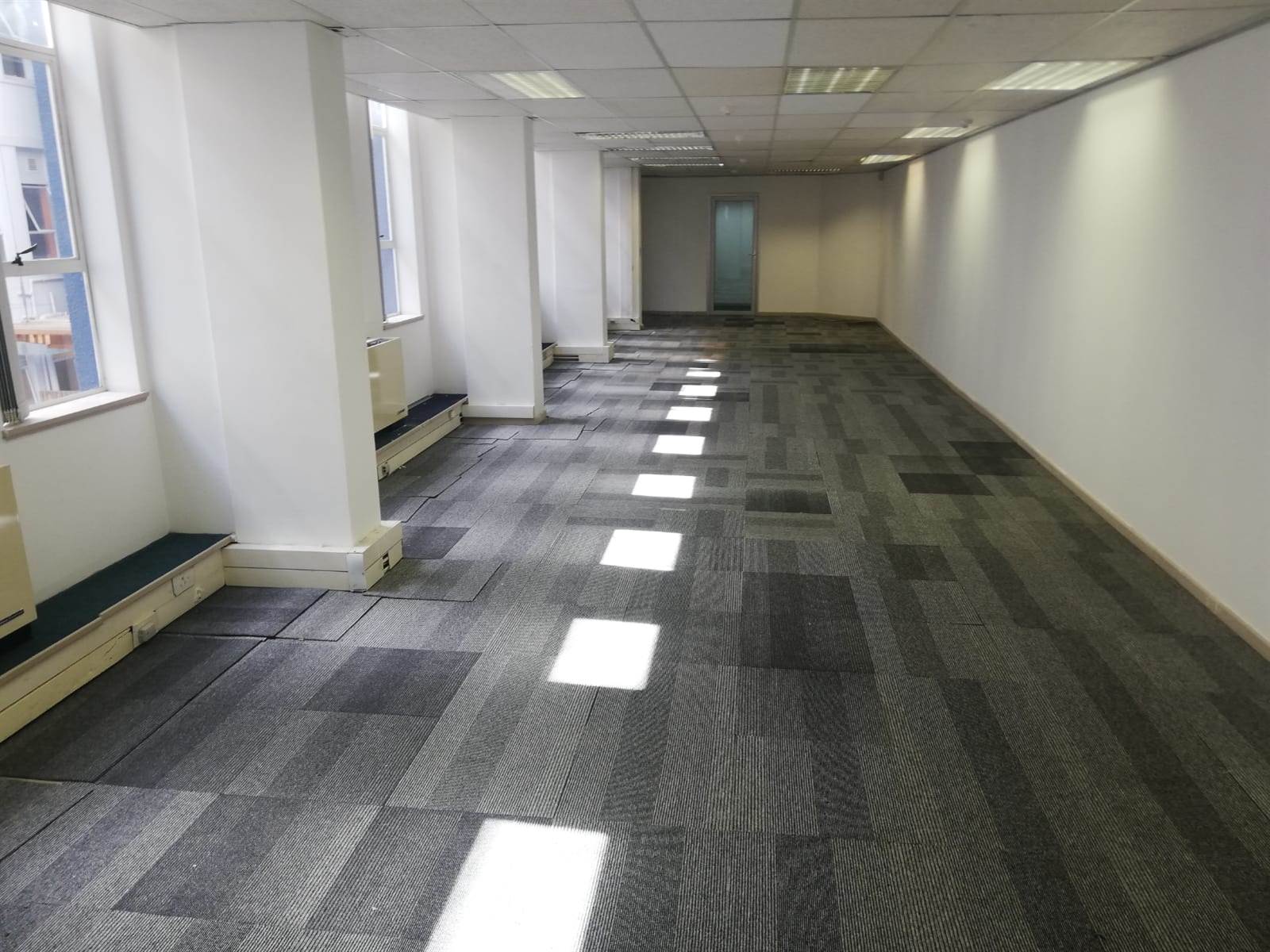 120  m² Office Space in Cape Town City Centre photo number 11