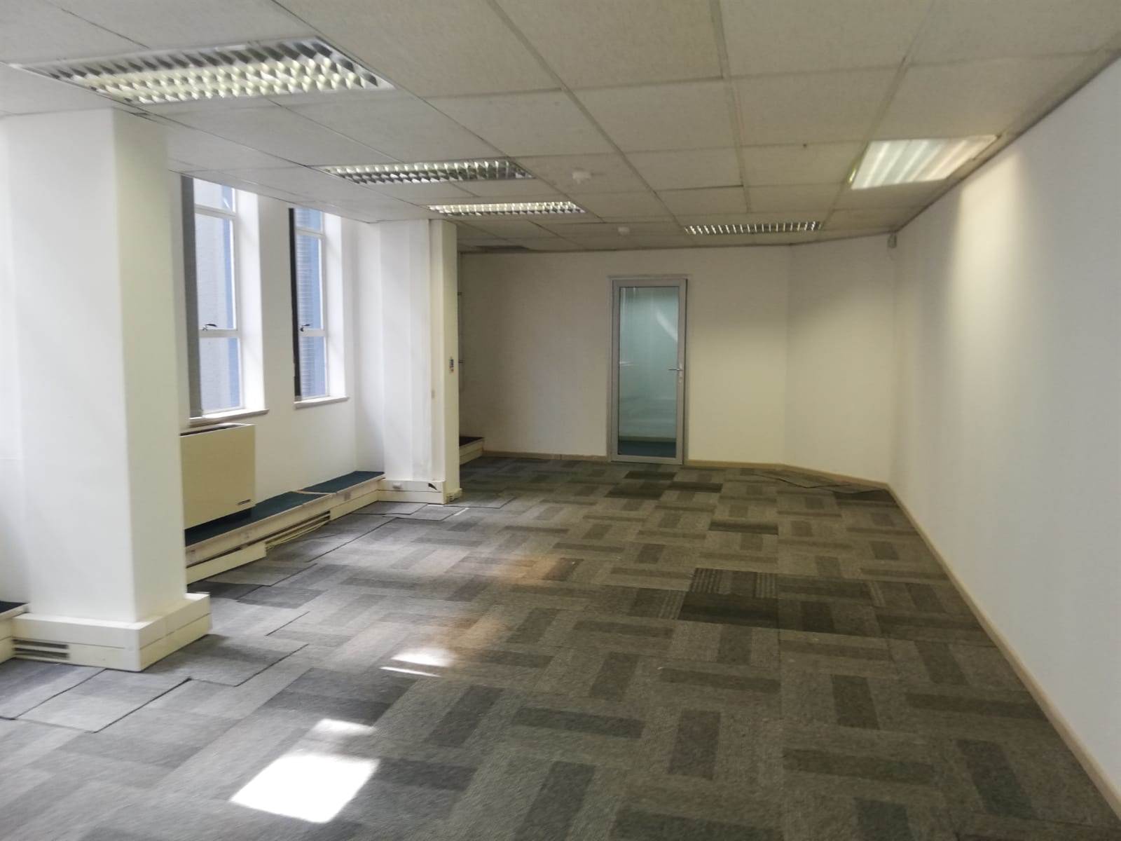120  m² Office Space in Cape Town City Centre photo number 5