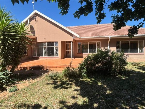 3 Bedroom House 3 Bedroom House