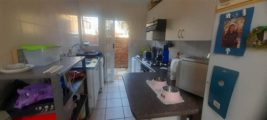 3 Bed Townhouse in Wilgeheuwel photo number 5