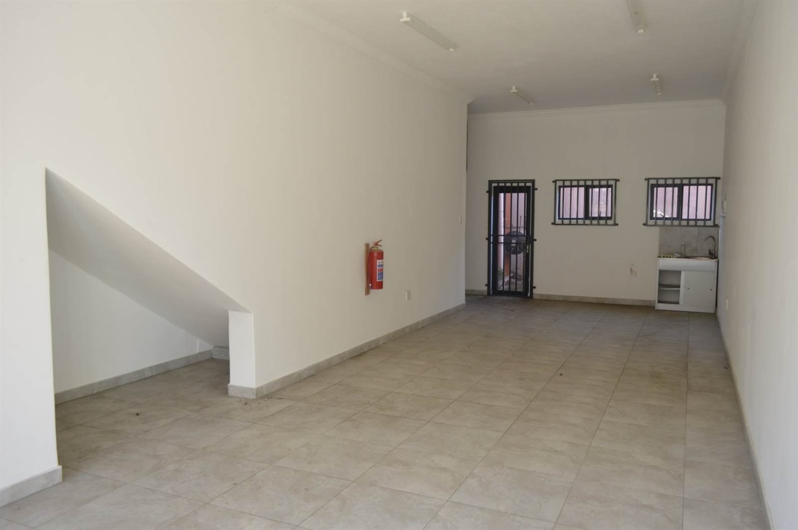 390  m² Commercial space in Pretoria Central photo number 8