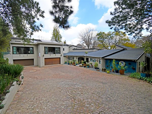 5 Bedroom House 5 Bedroom House