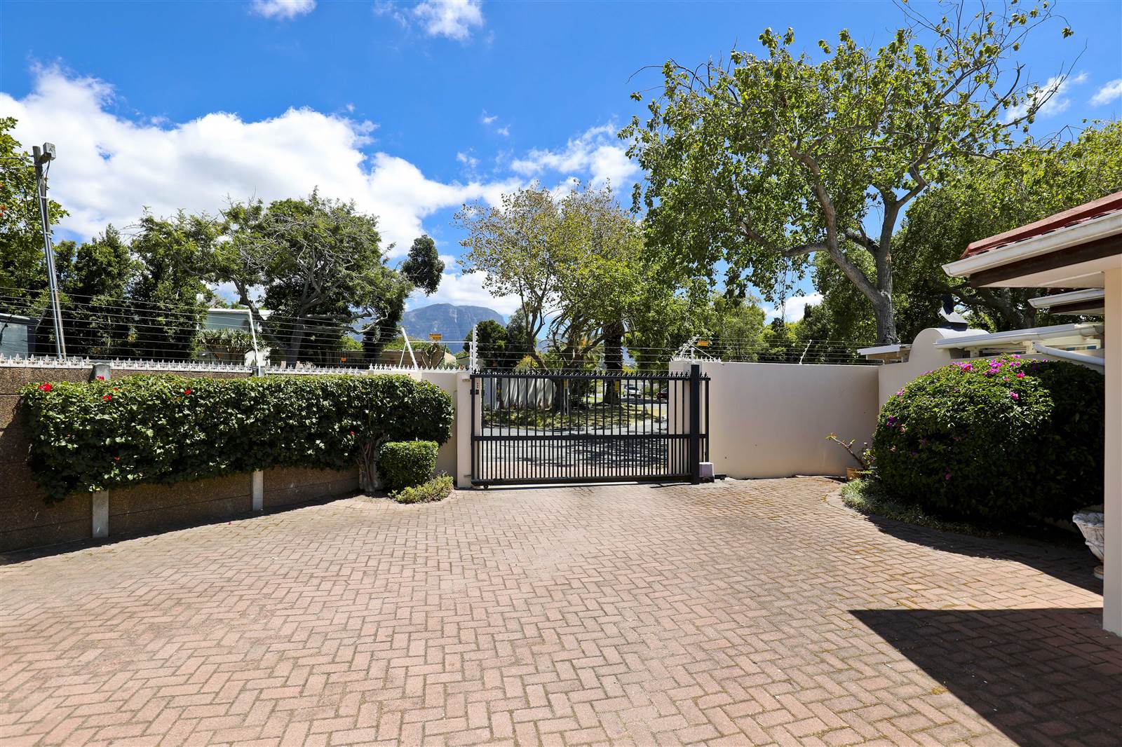 4 Bed House in Constantia photo number 25