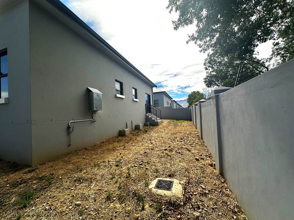 3 Bed House in Paarl photo number 14