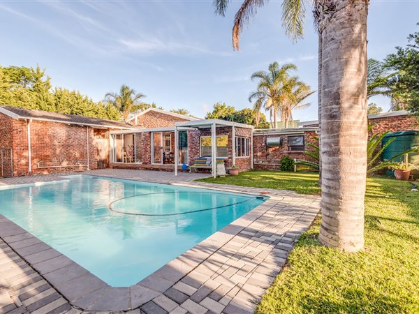 5 Bedroom House