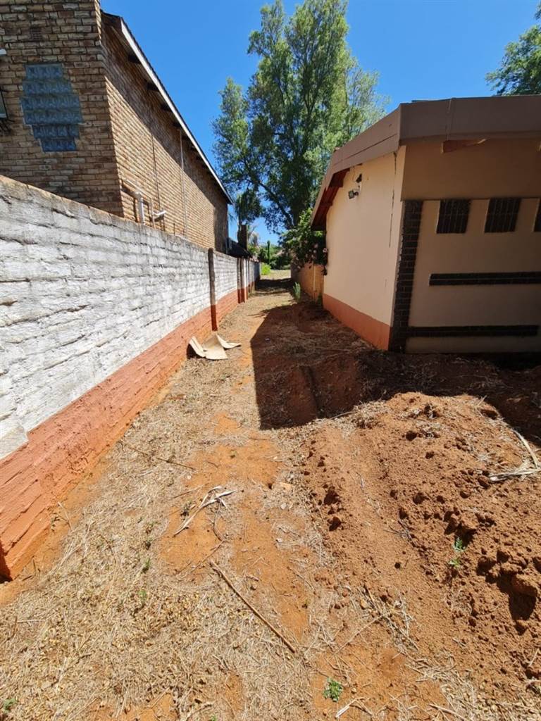 1500 m² Land available in Wilkoppies photo number 16