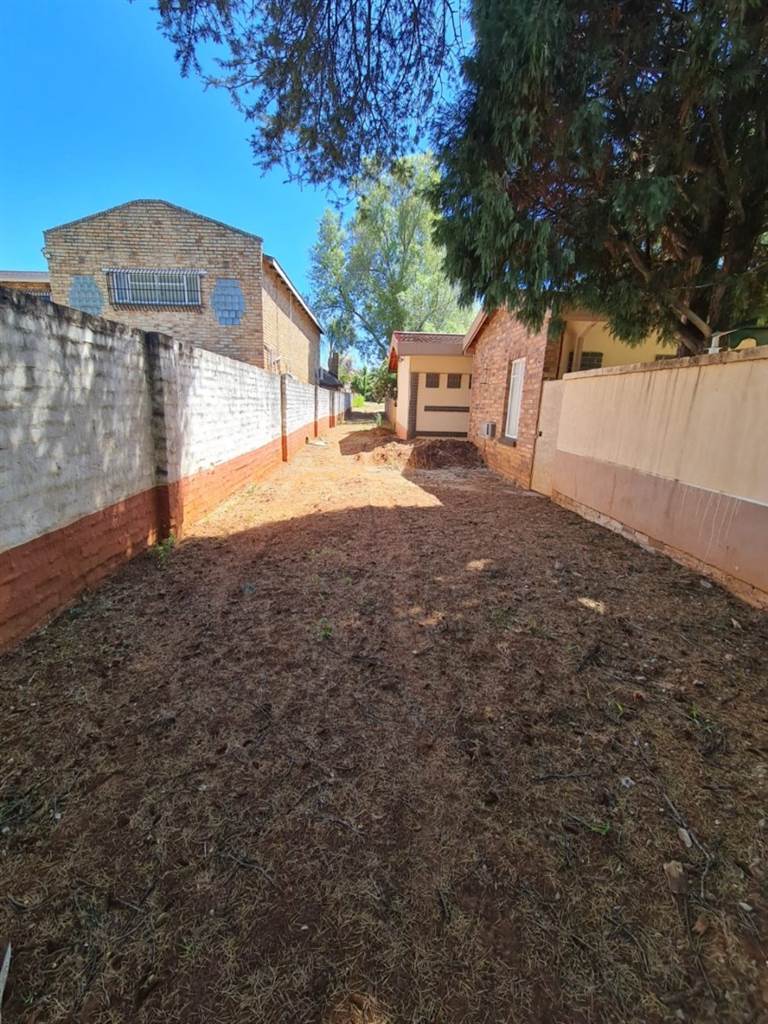 1500 m² Land available in Wilkoppies photo number 15