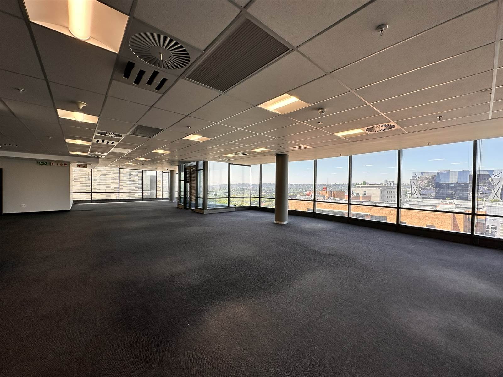 978  m² Commercial space in Rosebank photo number 6