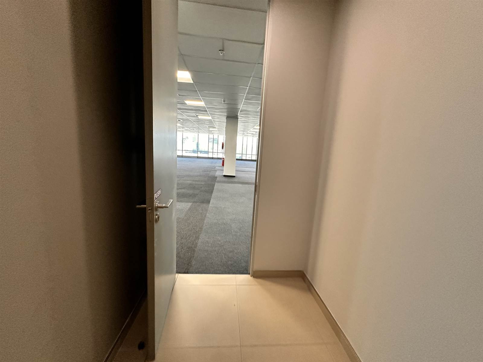 978  m² Commercial space in Rosebank photo number 15