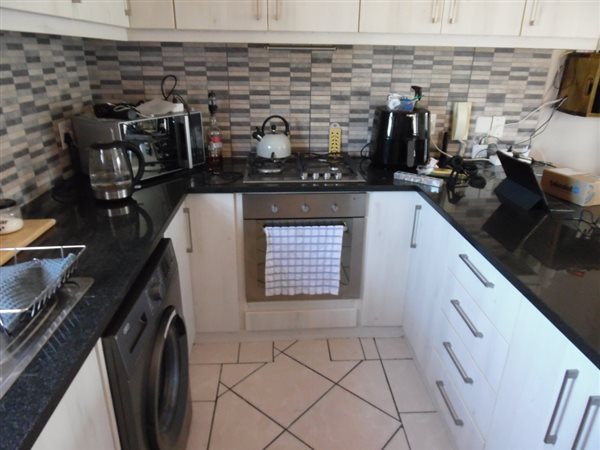 2 Bedroom Townhouse 2 Bedroom Townhouse