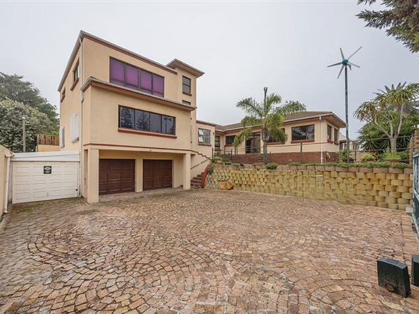 4 Bedroom House 4 Bedroom House