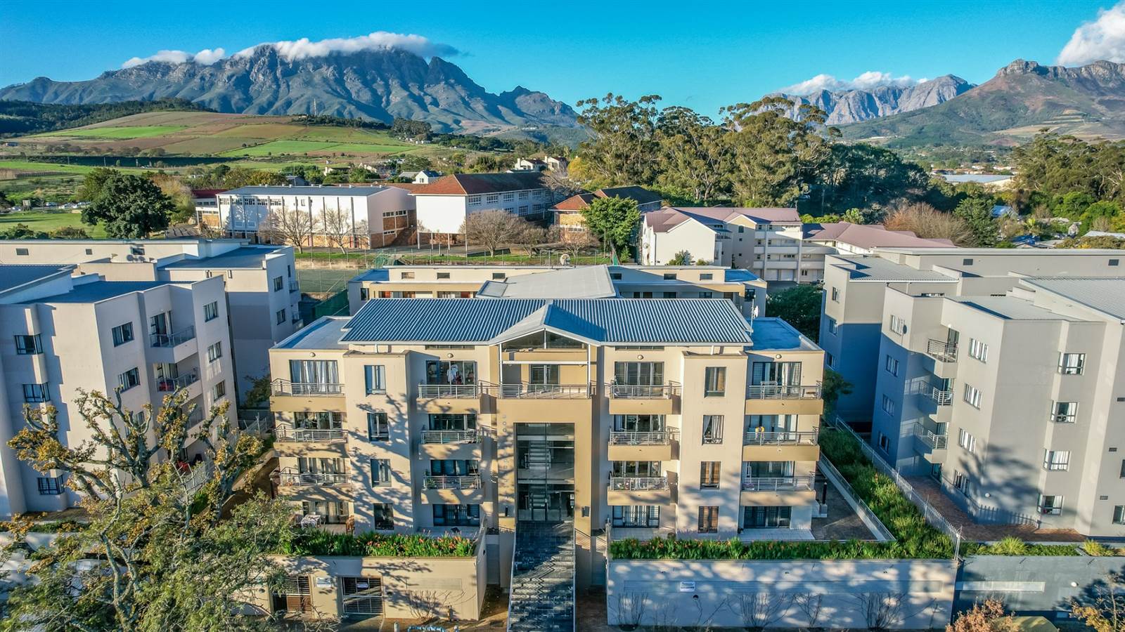 2 Bed Apartment in Stellenbosch Central photo number 8