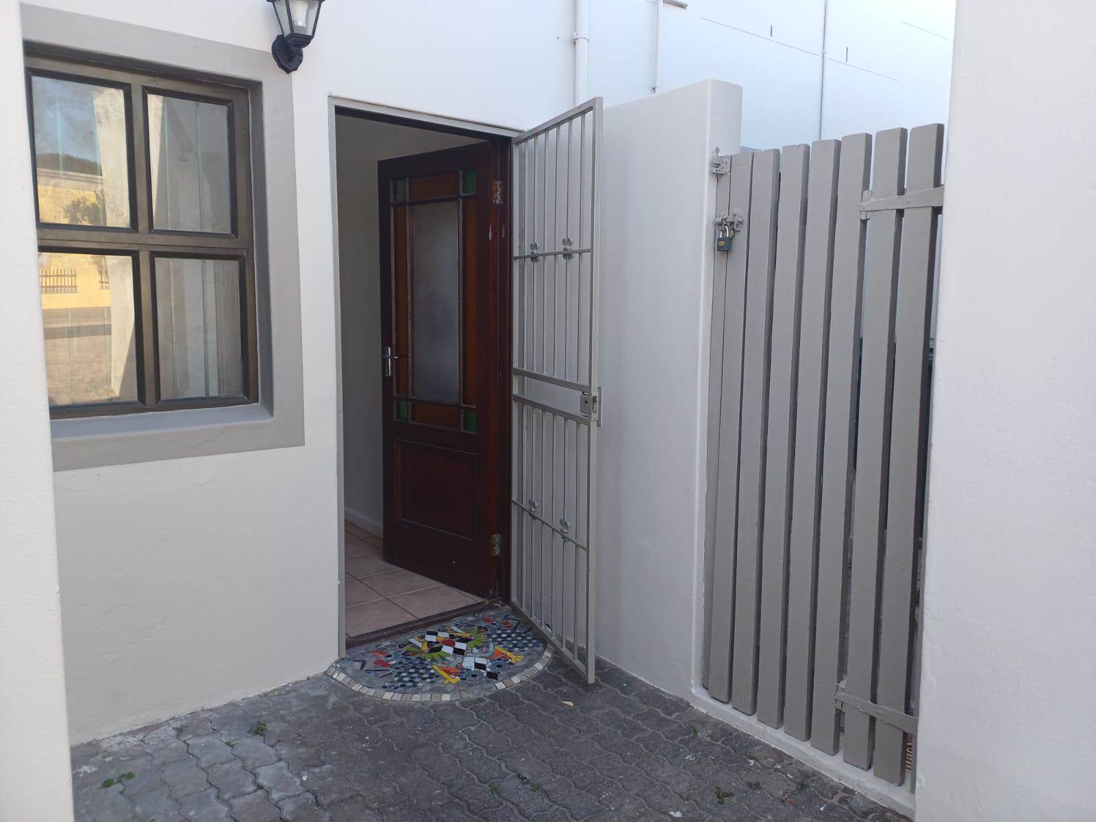 2 Bed Duplex in Myburgh Park photo number 2