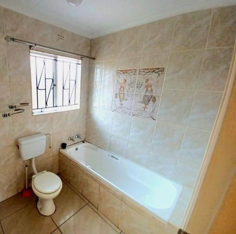 3 Bed Townhouse in Ormonde photo number 5