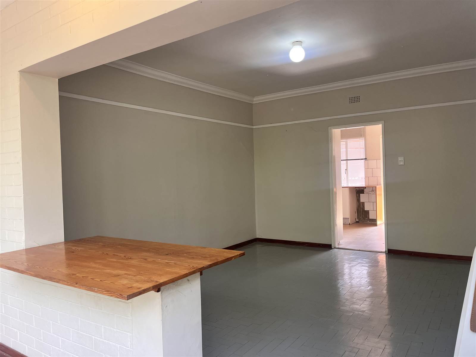 2 Bed Apartment in Wilkoppies photo number 5