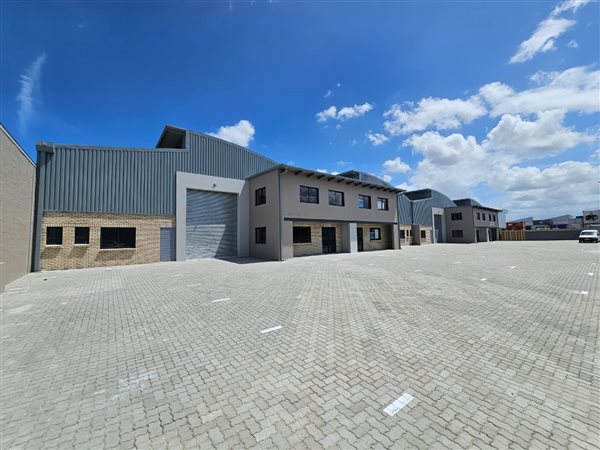 768  m² Industrial space