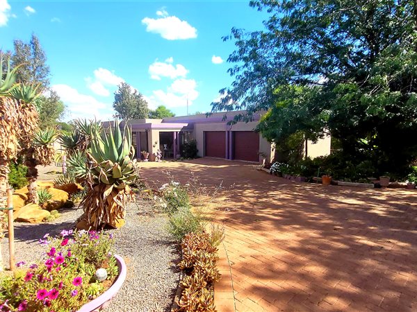 3 Bed House in Bloemfontein Farms
