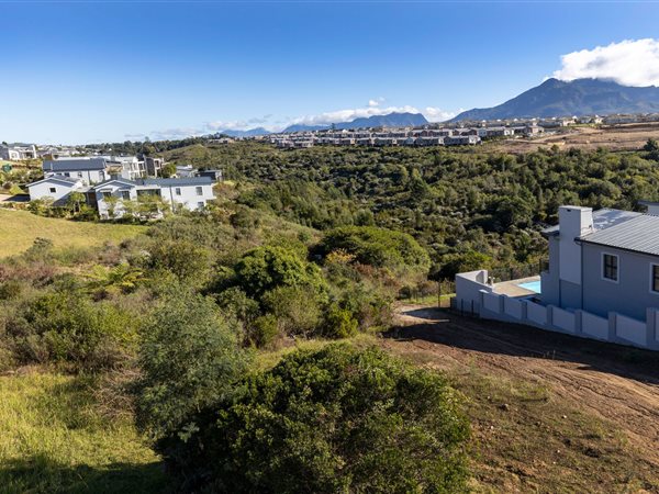 1 095 m² Land 1 095 m² Land