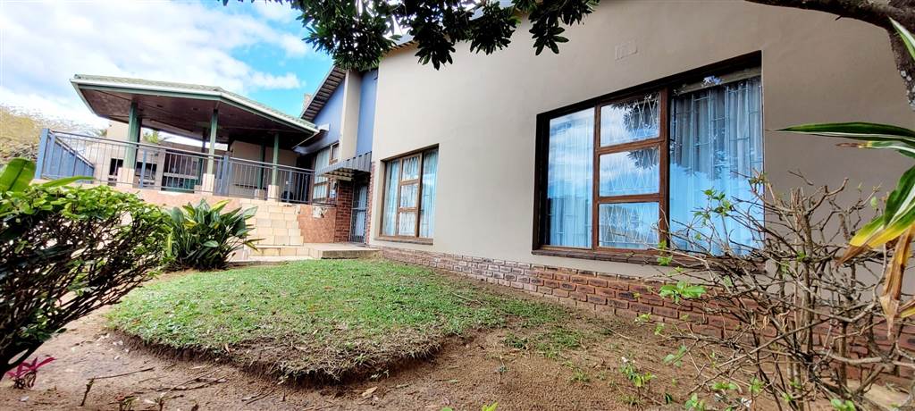 4 Bed House in Uvongo photo number 16