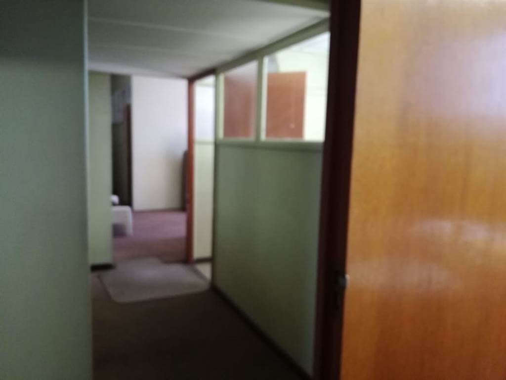 200  m² Office Space in Marshalltown photo number 17