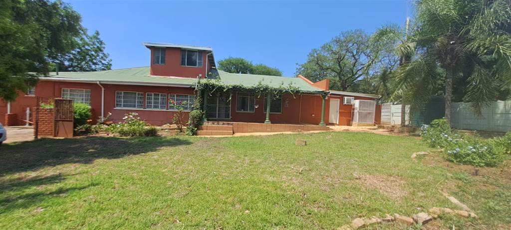 7 Bed House in Louis Trichardt photo number 1