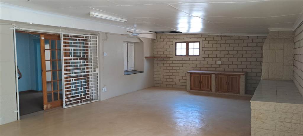 7 Bed House in Louis Trichardt photo number 17
