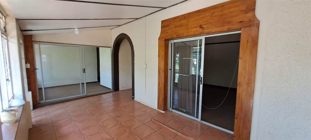 7 Bed House in Louis Trichardt photo number 11