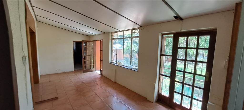 7 Bed House in Louis Trichardt photo number 10