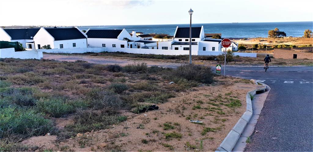 751 m² Land available in Da Gama Bay photo number 1