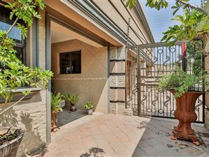 4 Bed House in Mackenzie Park
