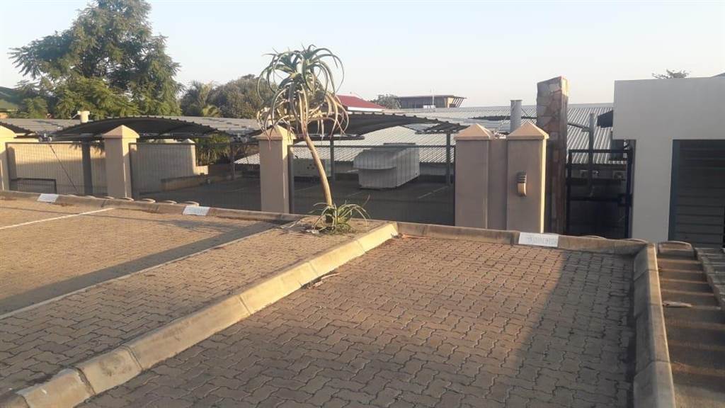 110  m² Commercial space in Louis Trichardt photo number 4